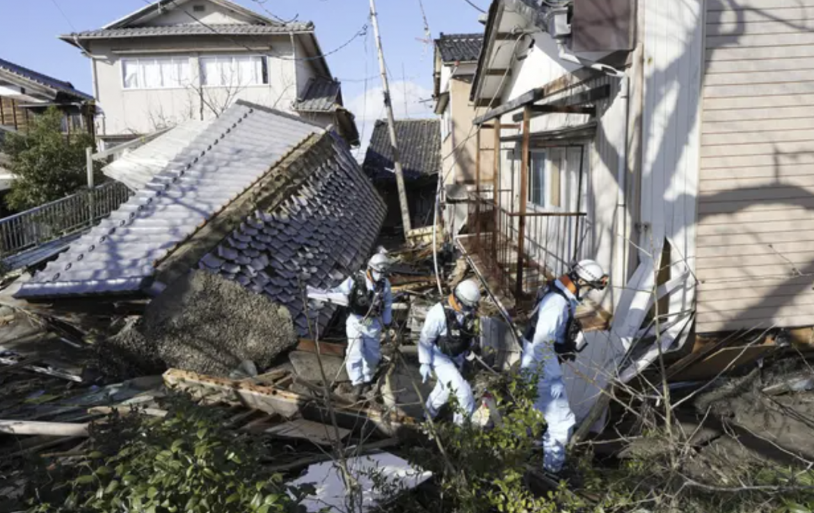 Krisis Gempa Jepang: 8 Hari Pasca-Bencana, Ribuan Warga Terjebak, 102 Orang Belum Ditemukan