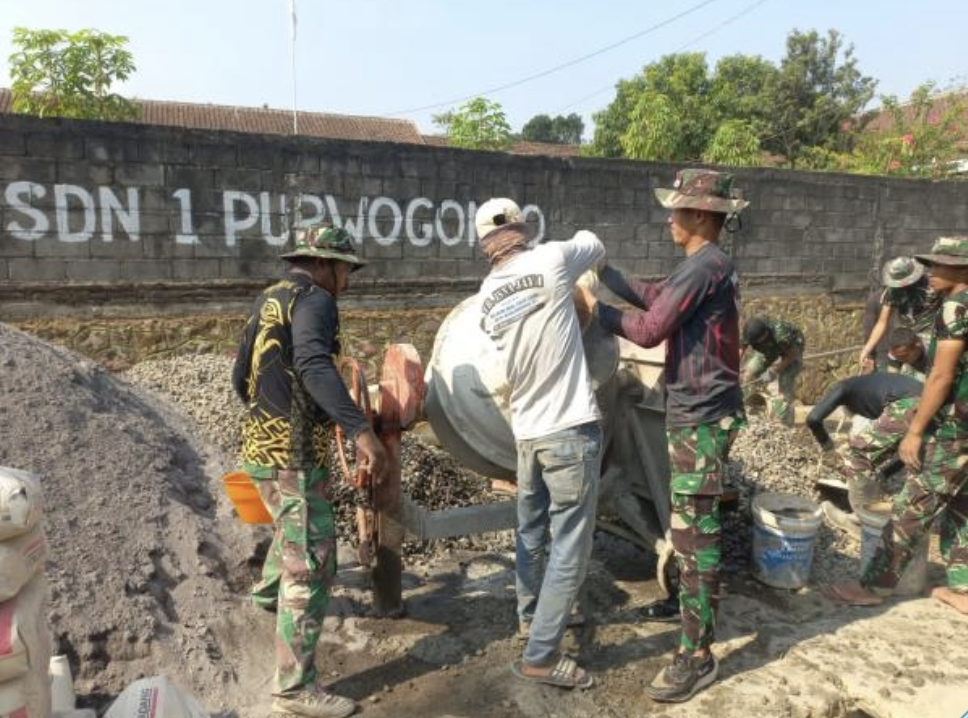 Kemanunggalan TNI dengan Rakyat: Fondasi Kuat Pembangunan dan Pertahanan Negara