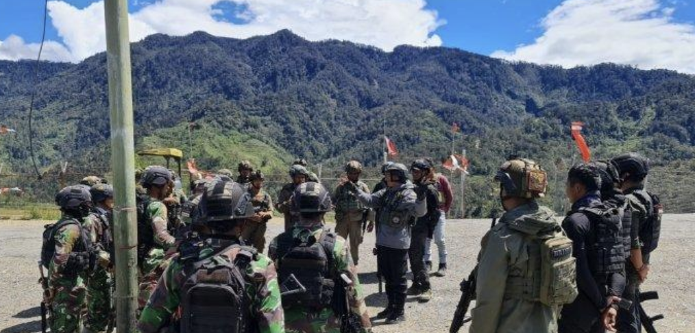 TNI-Polri Menjaga Keamanan Negara dari Ancaman KKB di Papua