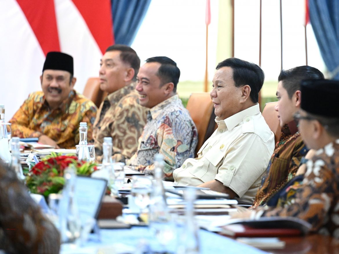 Percepat Implementasi Program Makan Bergizi Gratis, Presiden Prabowo Pimpin Rapat Terbatas di Istana Merdeka